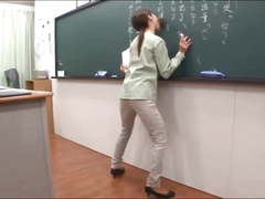 Japanese teacher gives a valuable lesson